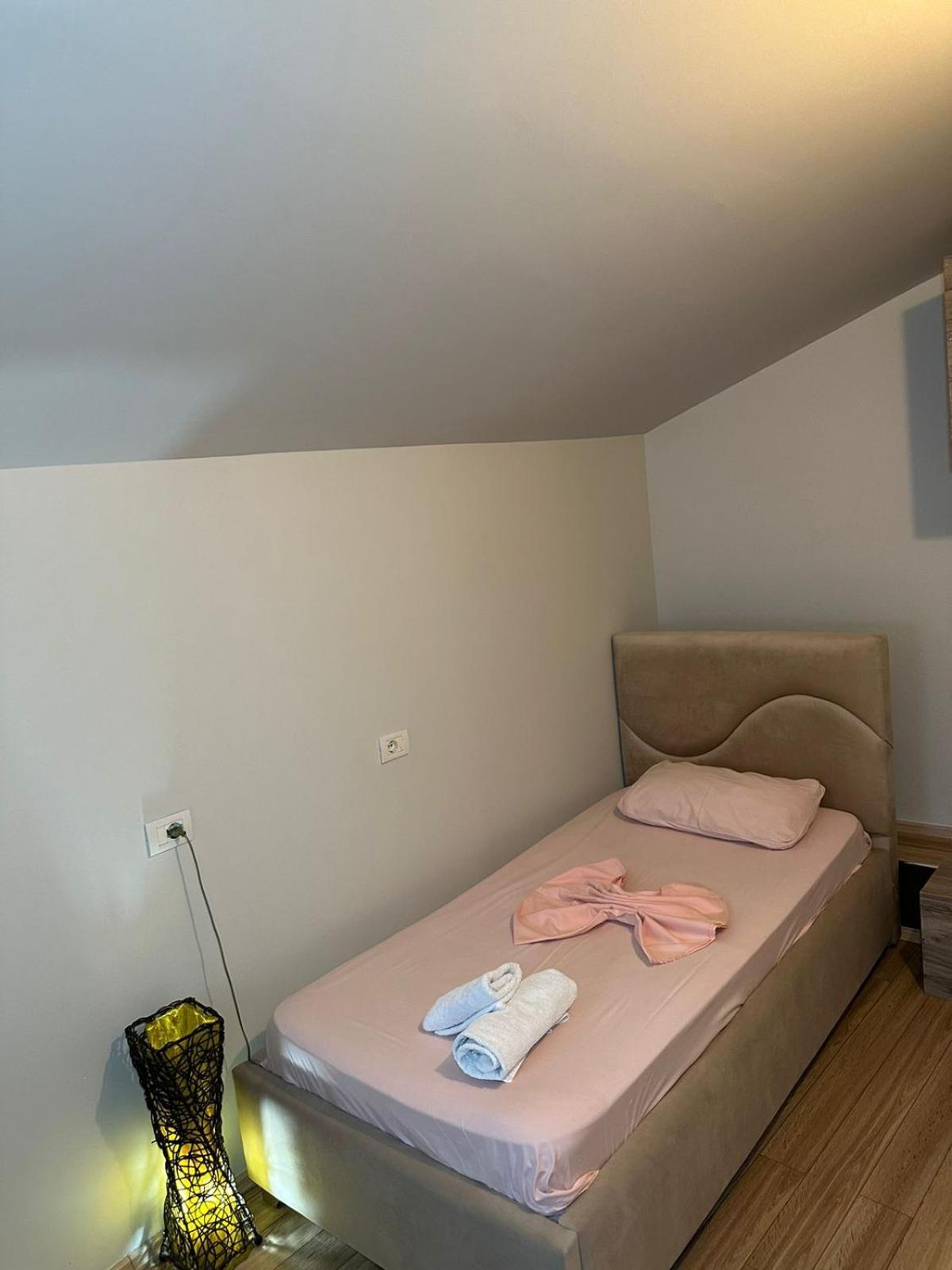 Eden Auberge de jeunesse Tirana